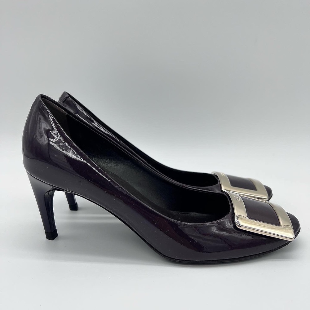 Authentic Roger Vivier purple patent leather buckle pumps